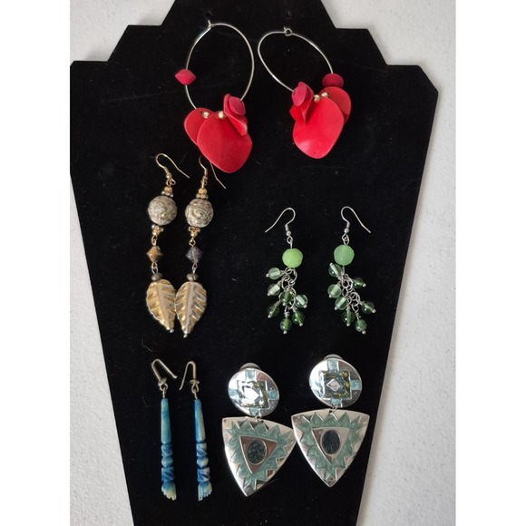 The Unbranded Brand Jewelry - Lot 5 Pierced Earrings Various Styles Green/Blue/Red Gold Dangles and Hoop